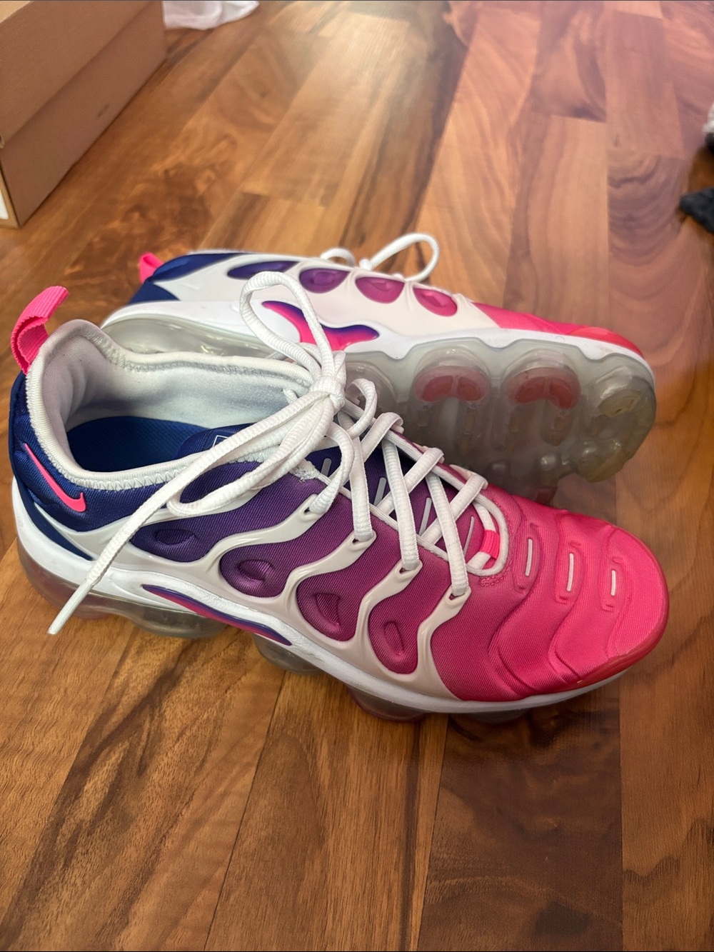 airmax Women Pink, Purple & Blue Gradient Athletic Sneakers